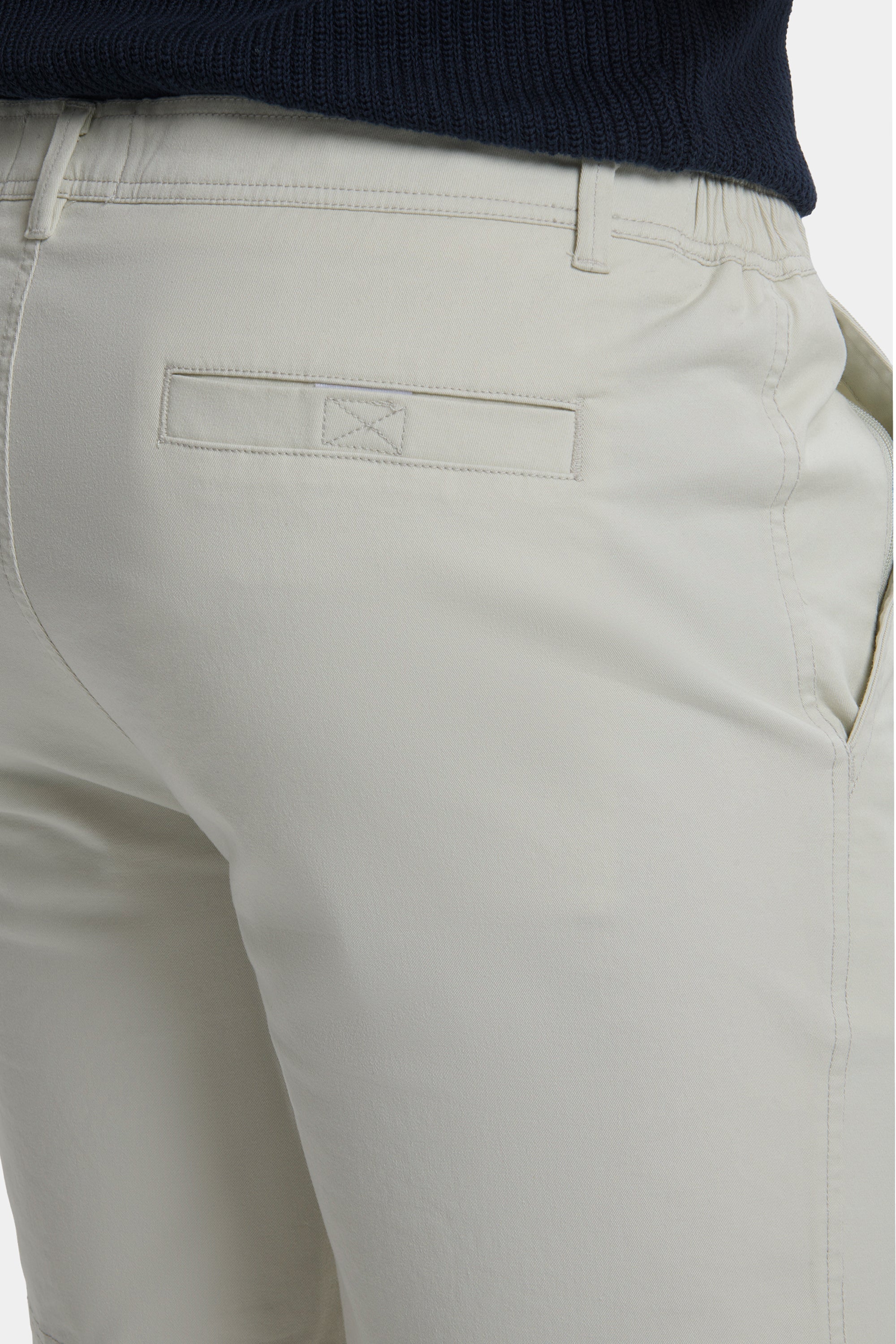 #color_Off White