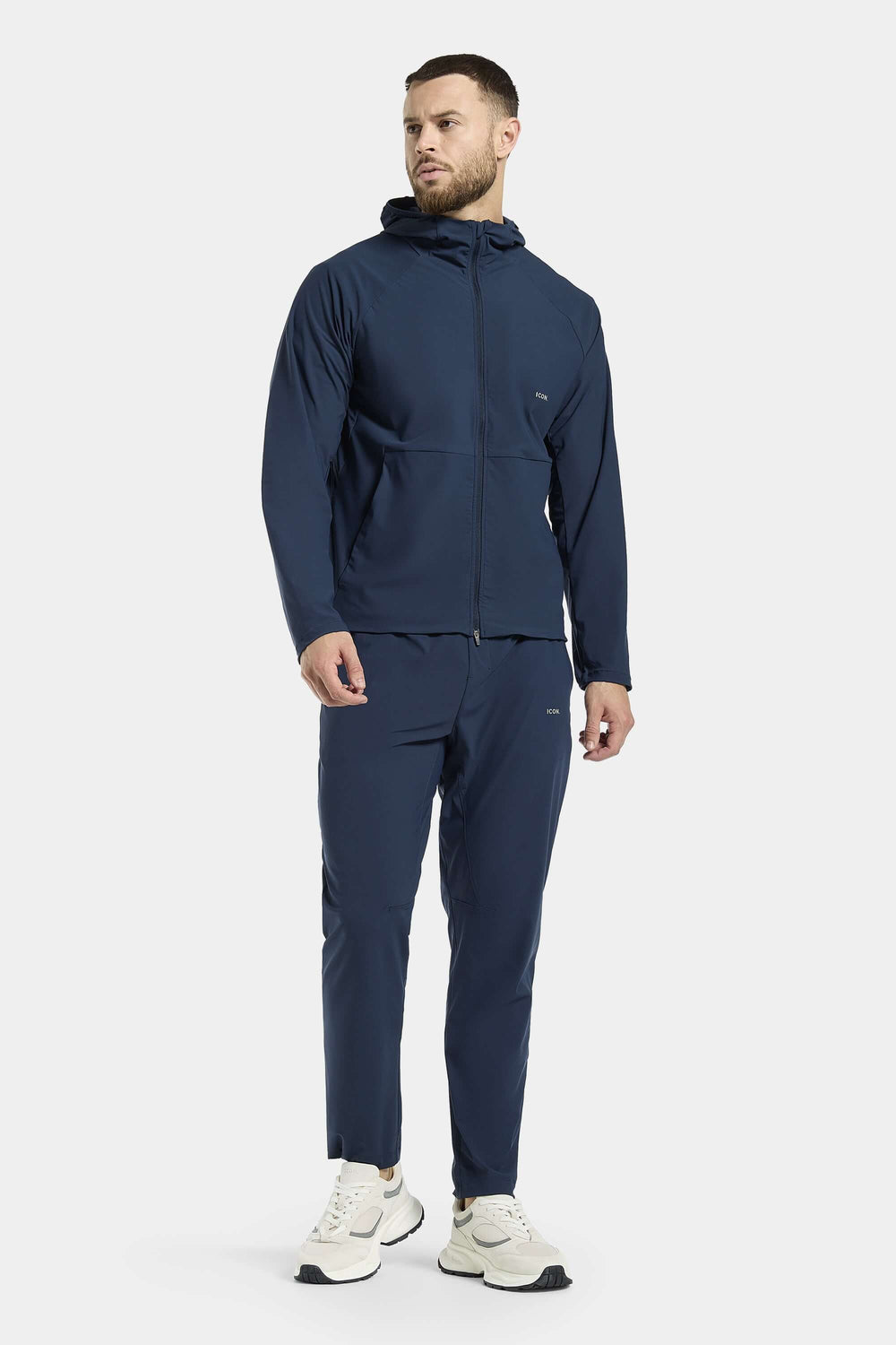 THE ACTIVE HOODED WINDBREAKER