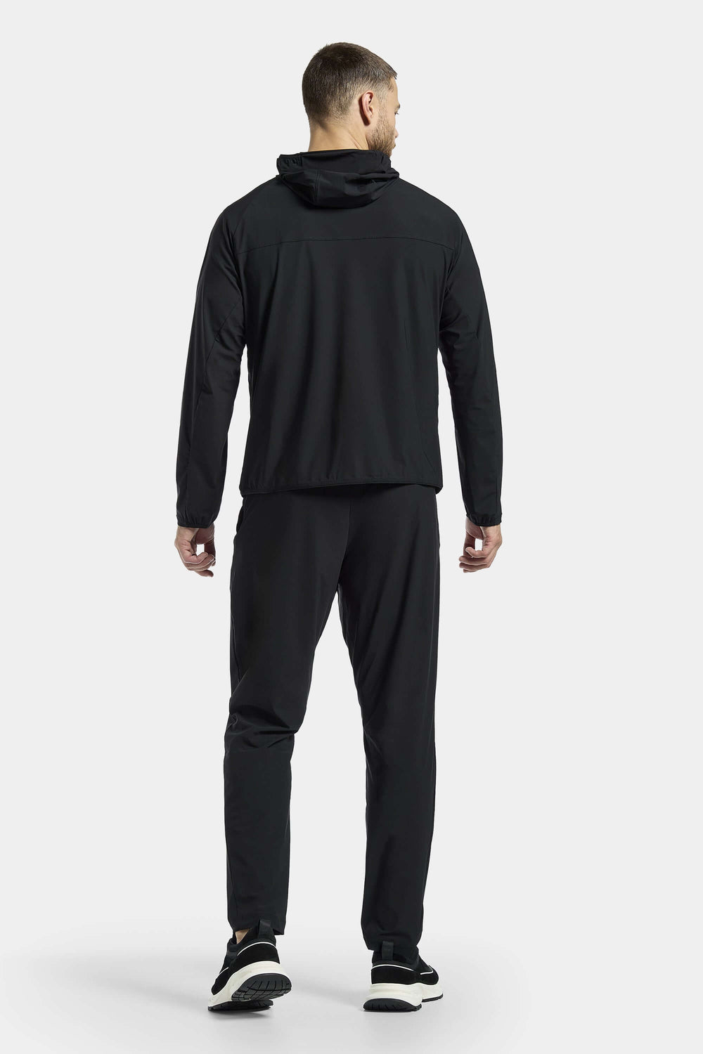 THE ACTIVE HOODED WINDBREAKER