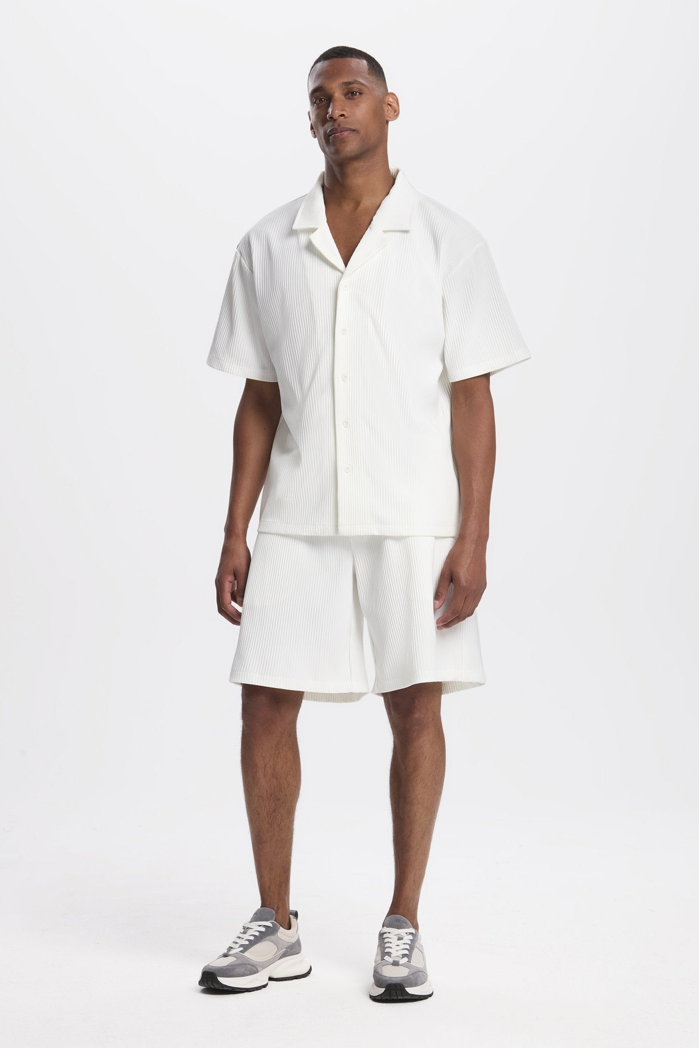 THE PLEATED SET - OAT MILK