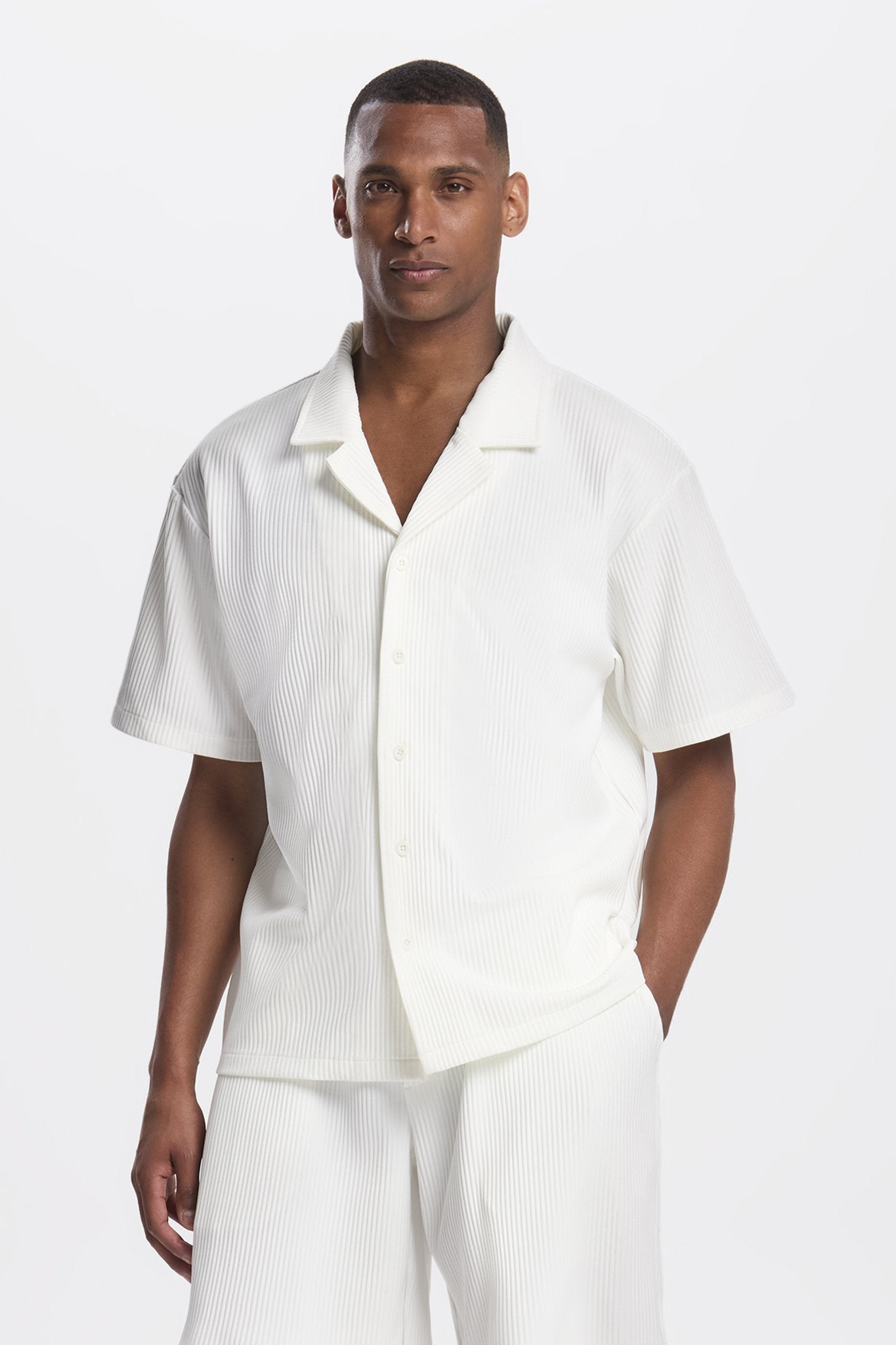 THE PLEATED SET - OAT MILK